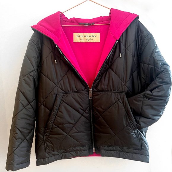 Burberry Tyneham Lined Quilted Jacket with a Pop of Pink – Size Medium - Picture 2 of 10